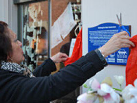 Onthulling informatiebord Herberg de Stad Amsterdam